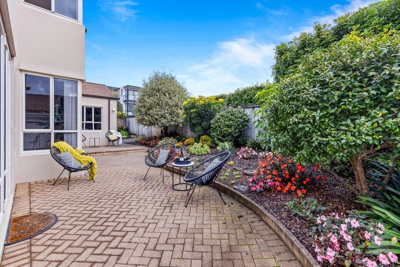 1/4 Frieston Road, Milford, Auckland - Carousel 2