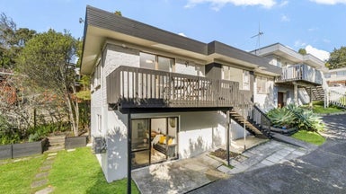 2/16 Malters Place, Browns Bay, Auckland - Carousel 1