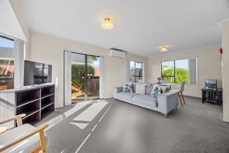 2/6 Dillimore Avenue, Pakuranga, Auckland - Carousel 2