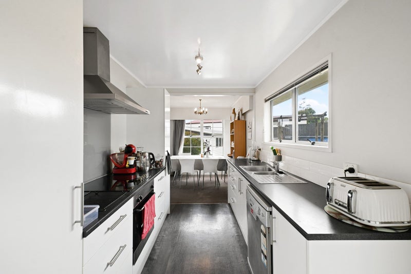 21 Cypress Crescent, Pukete, Hamilton - Carousel 2