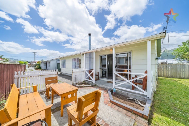 1A Randwick Crescent, Moera, Lower Hutt - Carousel 1