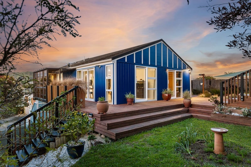 2/11 MERVYN PLACE, Plimmerton, Porirua - Carousel 1