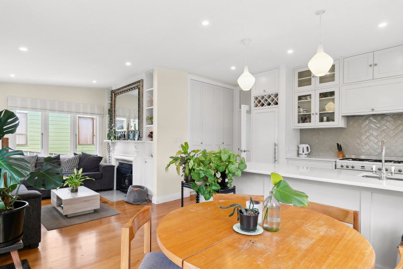 10 Herald Terrace, Berhampore, Wellington - Carousel 2