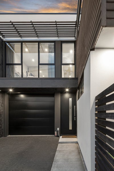 32B Hewitts Road, Merivale, Christchurch - Carousel 2