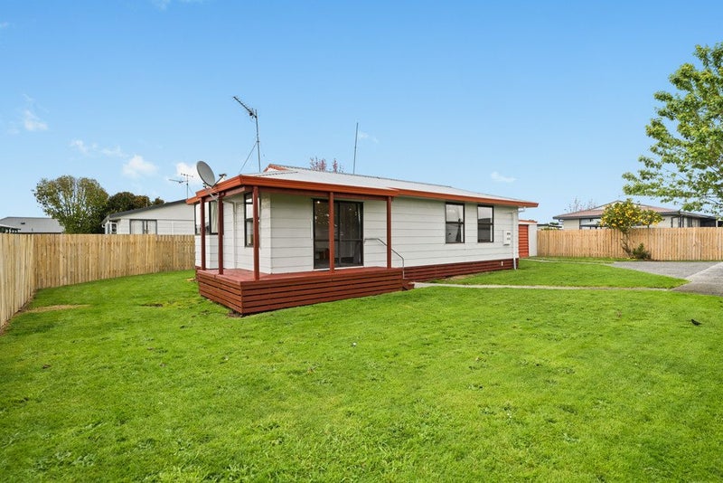 43B Lloyd Drive, Nawton, Hamilton - Carousel 2