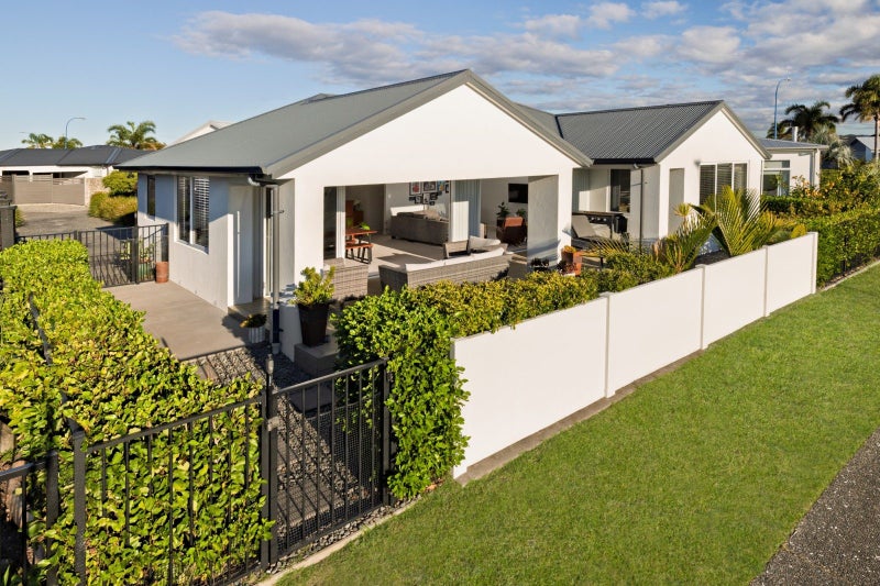 63 The Boulevard, Papamoa Beach, Papamoa - Carousel 1