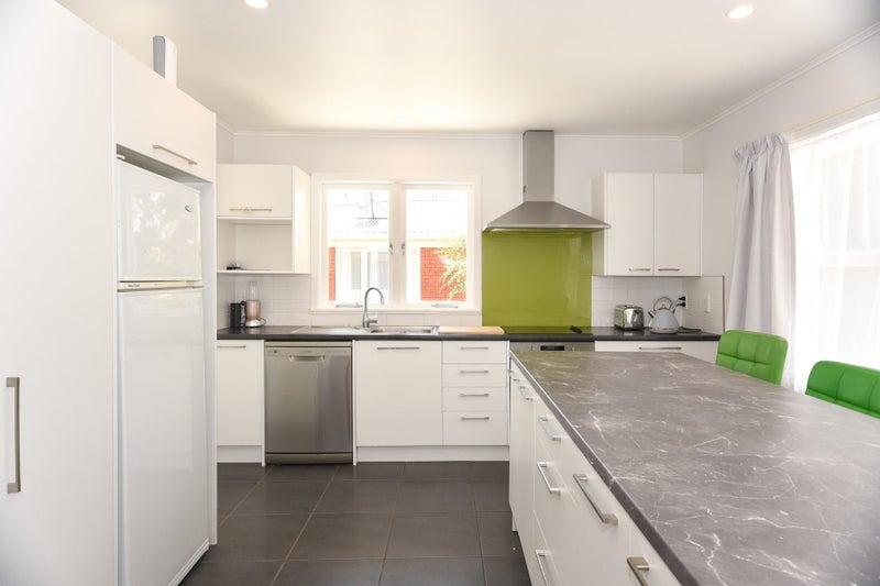 13 Sheridan Street, Silverdale, Hamilton - Carousel 2