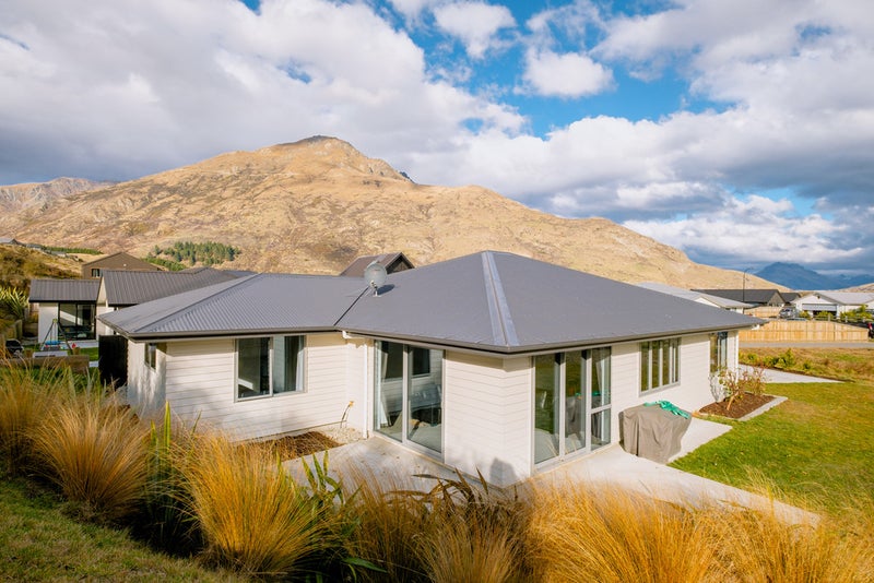 25 Toni's Terrace, Lower Shotover, Queenstown - Carousel 1