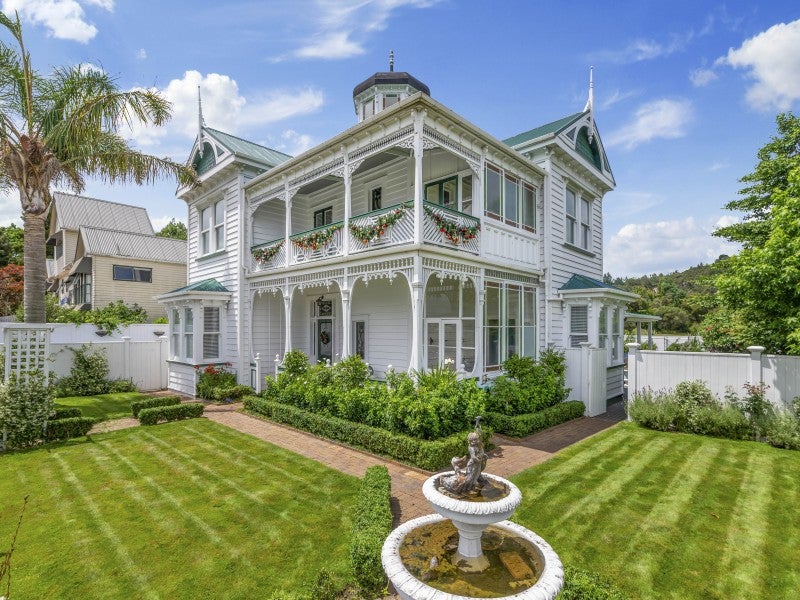 1 Meade Street, Whakarewarewa, Rotorua - Carousel 2