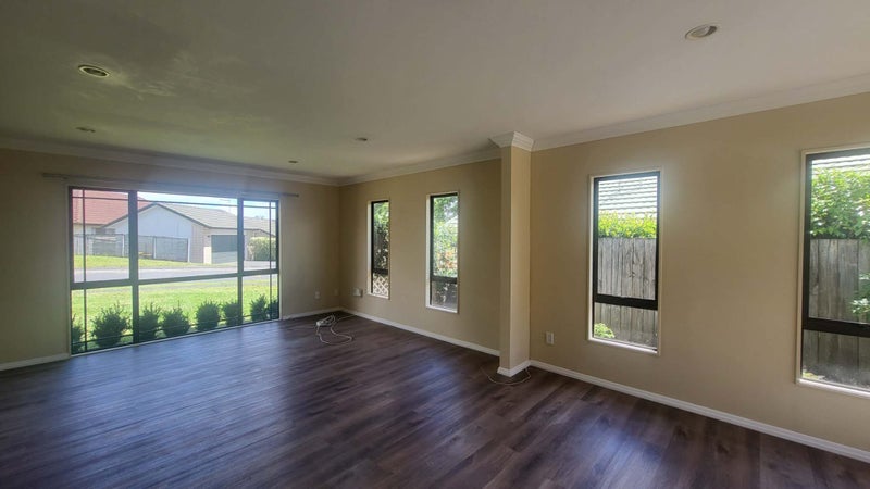 10 Pyrite Street, Westgate, Auckland - Carousel 2