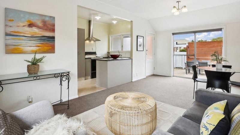 93C Musselburgh Rise, Musselburgh, Dunedin - Carousel 1