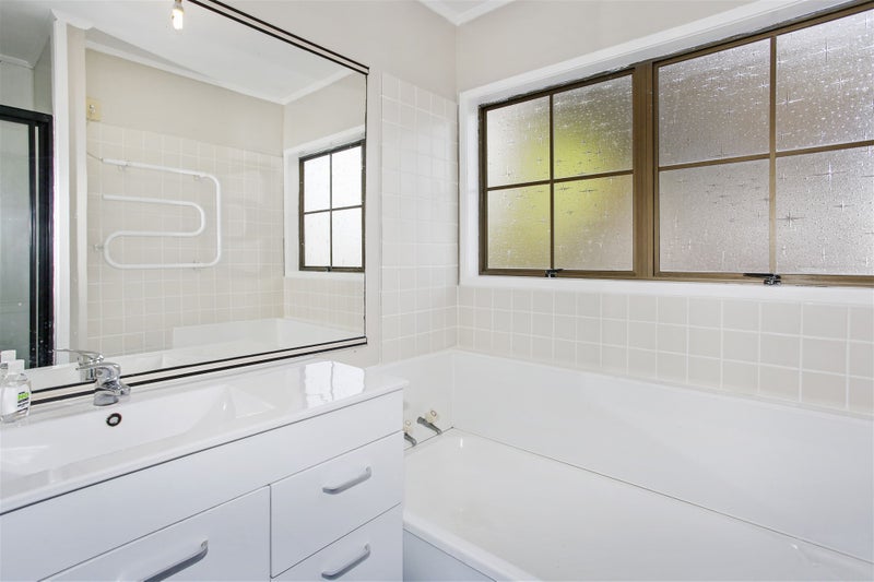 26 Balgowan Terrace, Conifer Grove, Takanini - Carousel 23