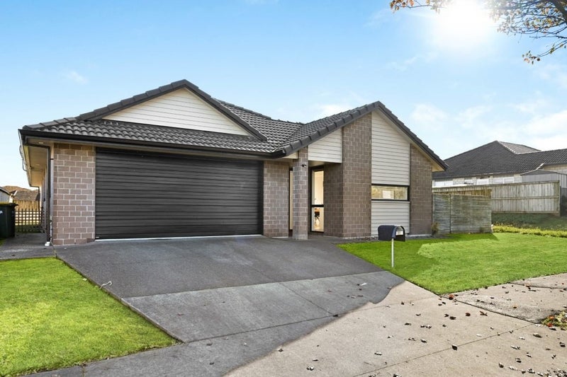 11 Keston Crescent, Flagstaff, Hamilton - Carousel 1