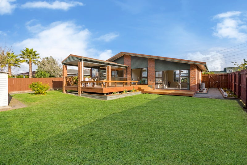 43 Lakeside Drive, Pahurehure, Papakura - Carousel 1