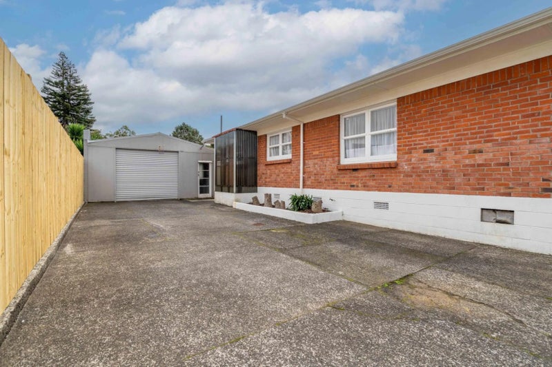 11 Otuhiwai Crescent, Tikipunga, Whangarei - Carousel 1