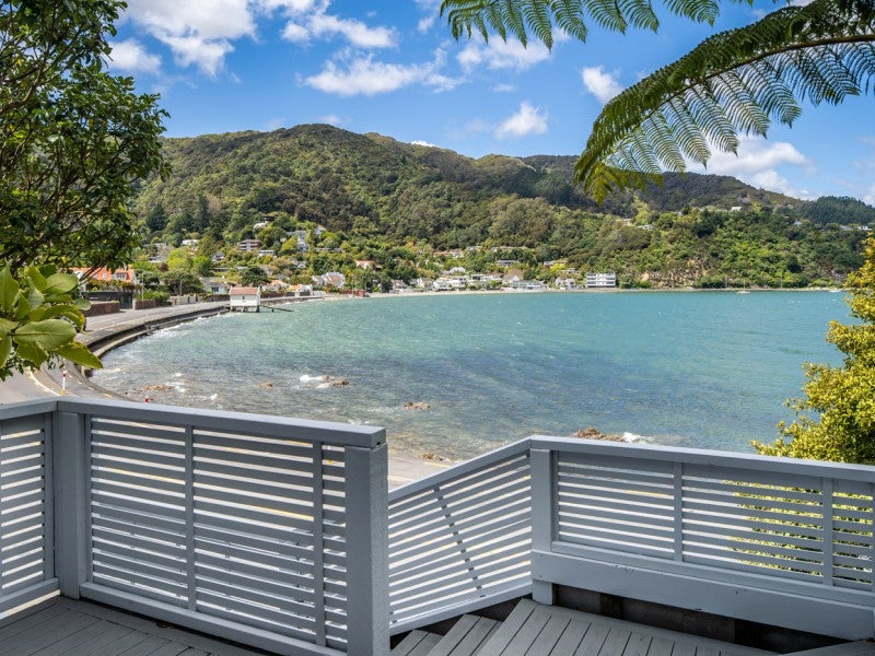 202 Marine Drive, Lowry Bay, Lower Hutt - Carousel 2