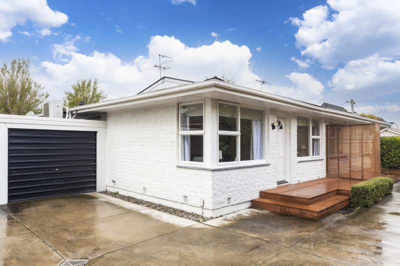 2/5 Pitt Place, St Albans, Christchurch - Carousel 1