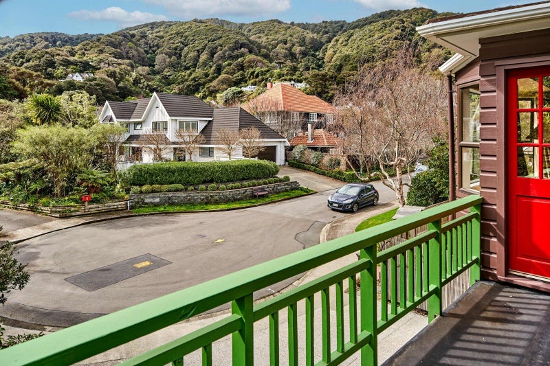 2 Lady Bell Grove, Lowry Bay, Lower Hutt - Carousel 2