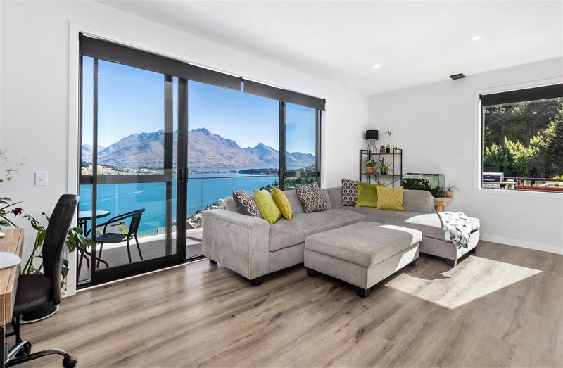 4 Luckie Lane, Queenstown Hill, Queenstown - Carousel 2