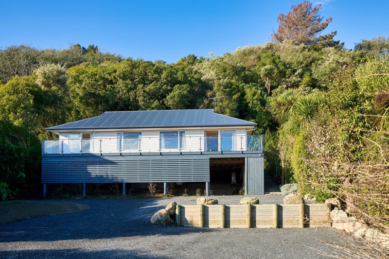 4 Kea Place, South Bay, Kaikoura - Carousel 1