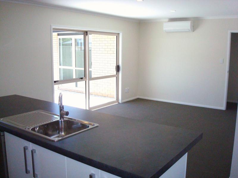 2 Sun Valley Way, Wainuiomata, Lower Hutt - Carousel 2