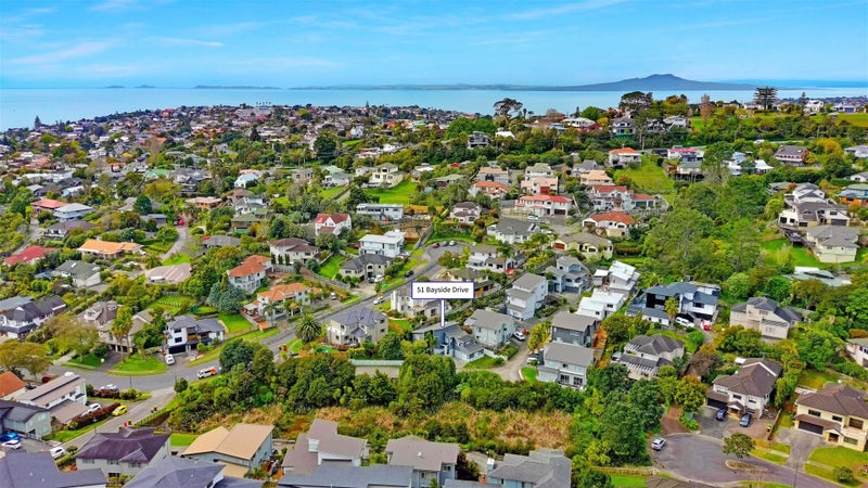 51 Bayside Drive, Browns Bay, Auckland - Carousel 2