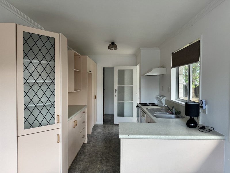 11 Brookbank Place, Glenview, Hamilton - Carousel 2