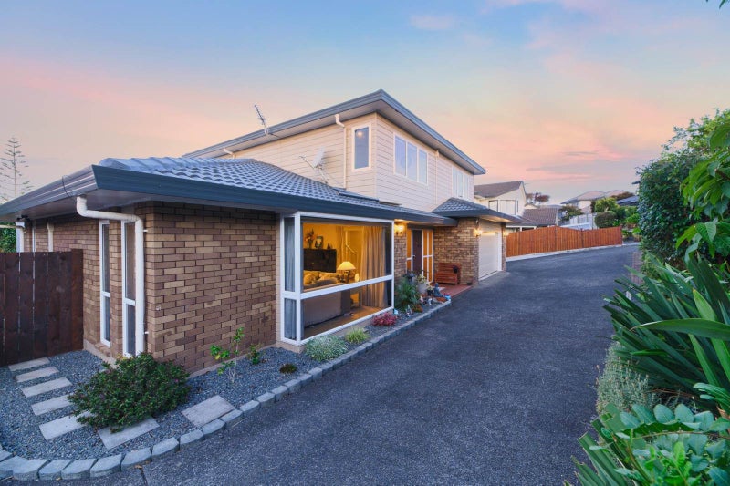 1/52 Simmental Crescent, Somerville, Manukau - Carousel 1