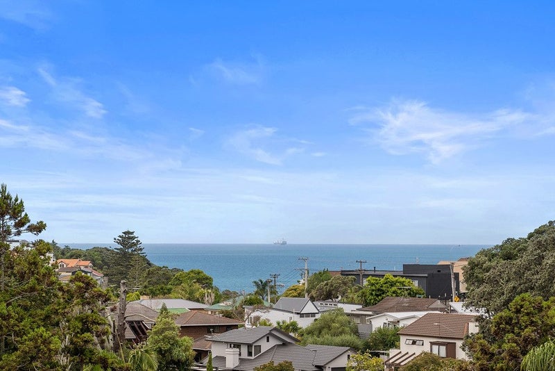 9 Clematis Avenue, Murrays Bay, Auckland - Carousel 1