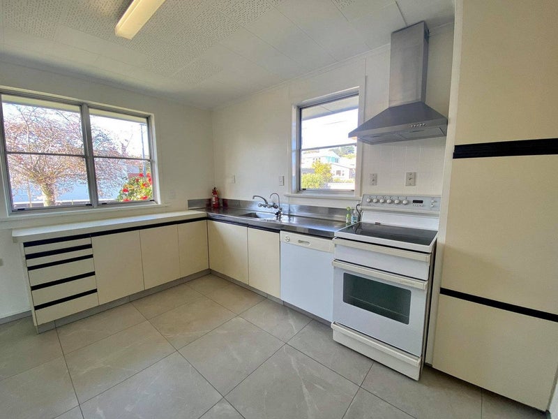 20 Silverton Street, Andersons Bay, Dunedin - Carousel 2