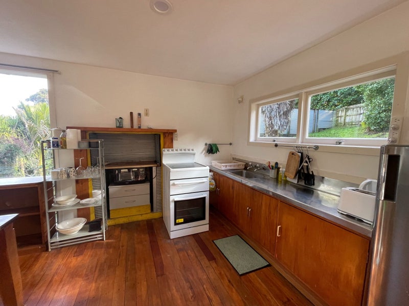 7 Te Toki Road, Ostend, Waiheke Island - Carousel 2