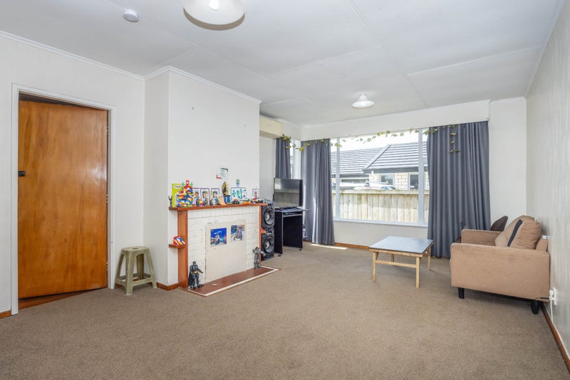 37 Ross Crescent, Fairfield, Hamilton - Carousel 2