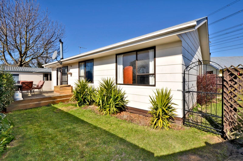 1 Heidi Place, Broomfield, Christchurch - Carousel 1