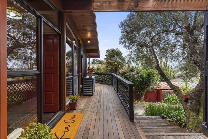 20A Springfield Road, Morningside, Auckland - Carousel 2