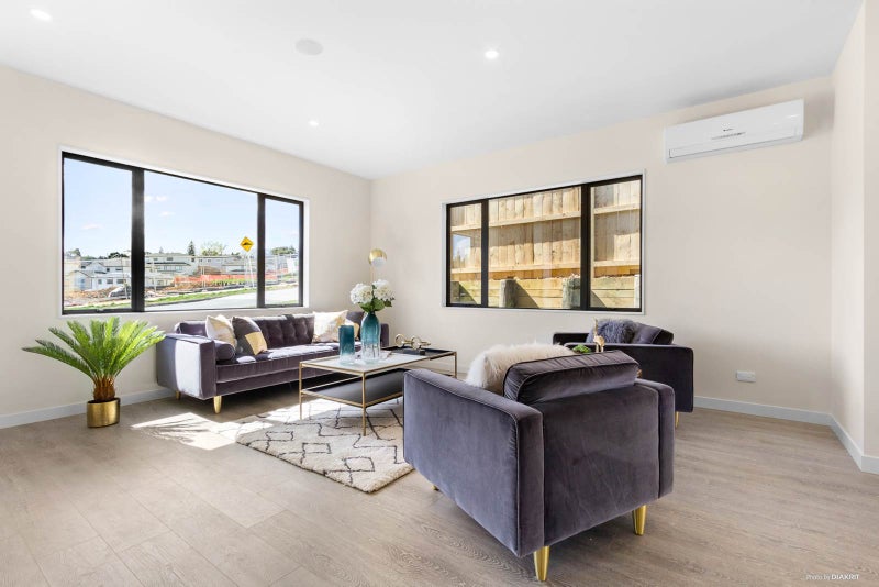 14 Mamuku Drive, Massey, Auckland - Carousel 2