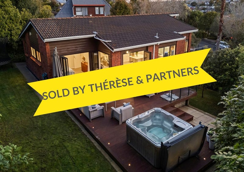 9 Crown Hill Close, Forrest Hill, Auckland - Carousel 1