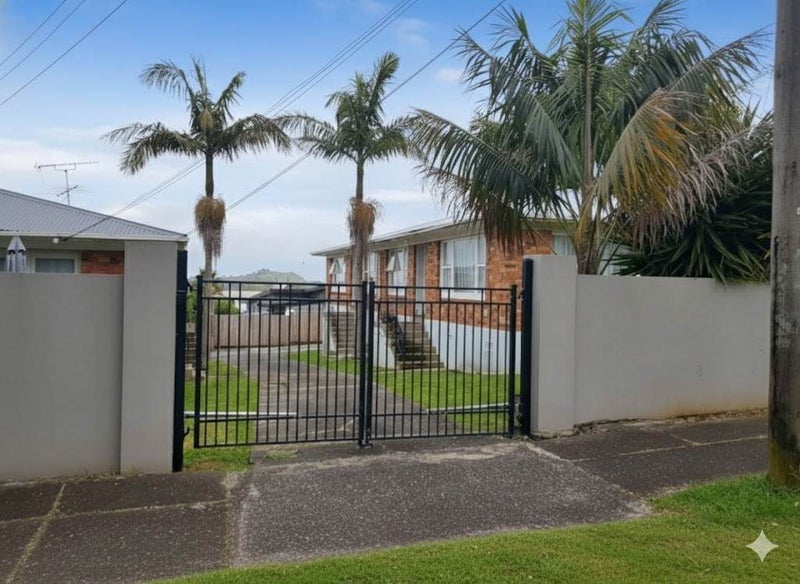 2/51 Grey Street, Onehunga, Auckland - Carousel 1