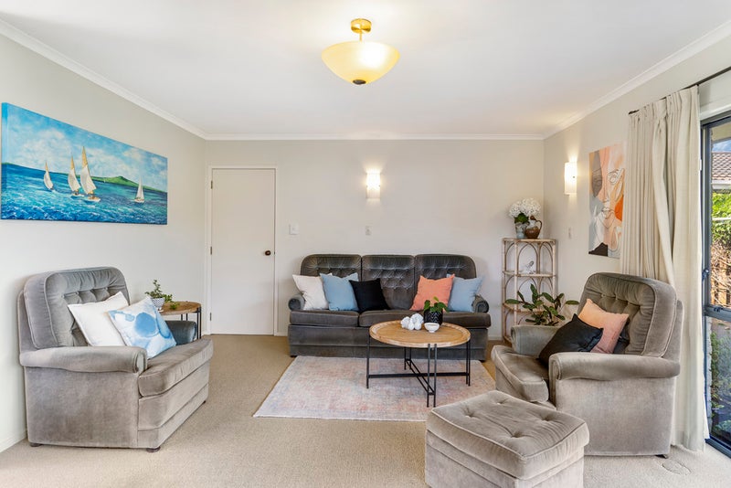 2/54 Vivian Wilson Drive, Eastern Beach, Auckland - Carousel 2