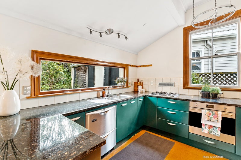 12 Finlay Terrace, Mount Cook, Wellington - Carousel 2