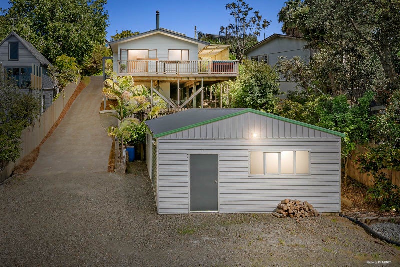 40 Stillwater Crescent, Stillwater, Silverdale - Carousel 1