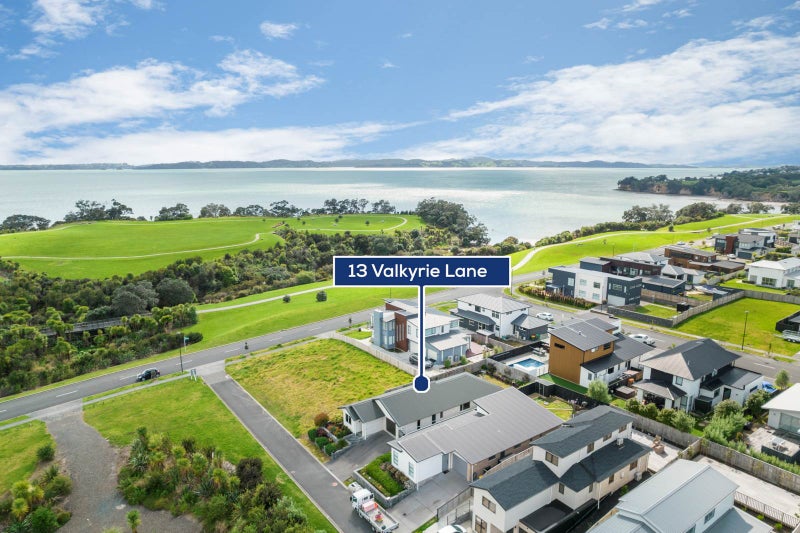 13 Valkyrie Lane, Beachlands, Auckland - Carousel 1