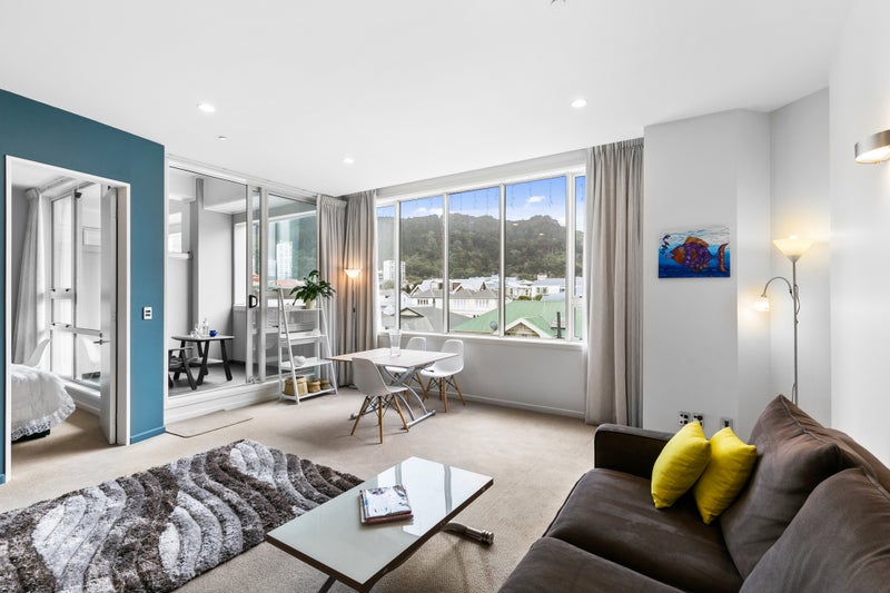 207/107 Thorndon Quay, Pipitea, Wellington - Carousel 1