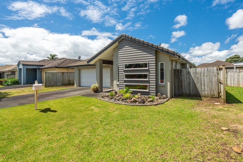 9 Stranraer Crescent, Wattle Downs, Auckland - Carousel 2