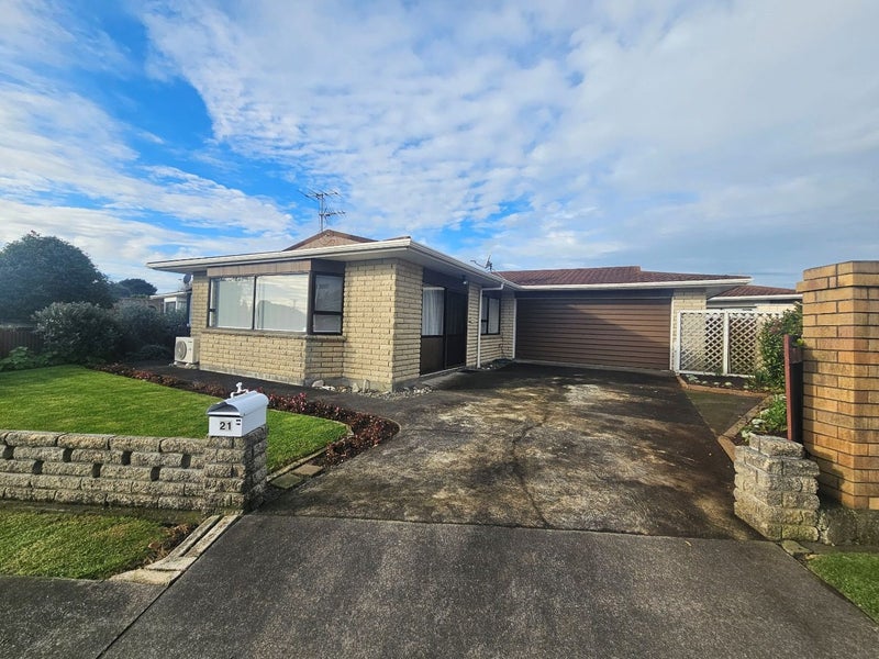 21 Sanders Avenue, Westown, New Plymouth - Carousel 1