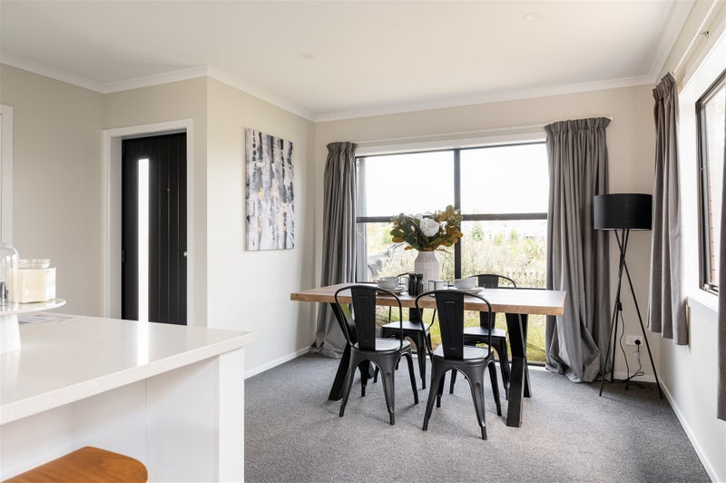 22 Capper Crescent, Chartwell, Hamilton - Carousel 2