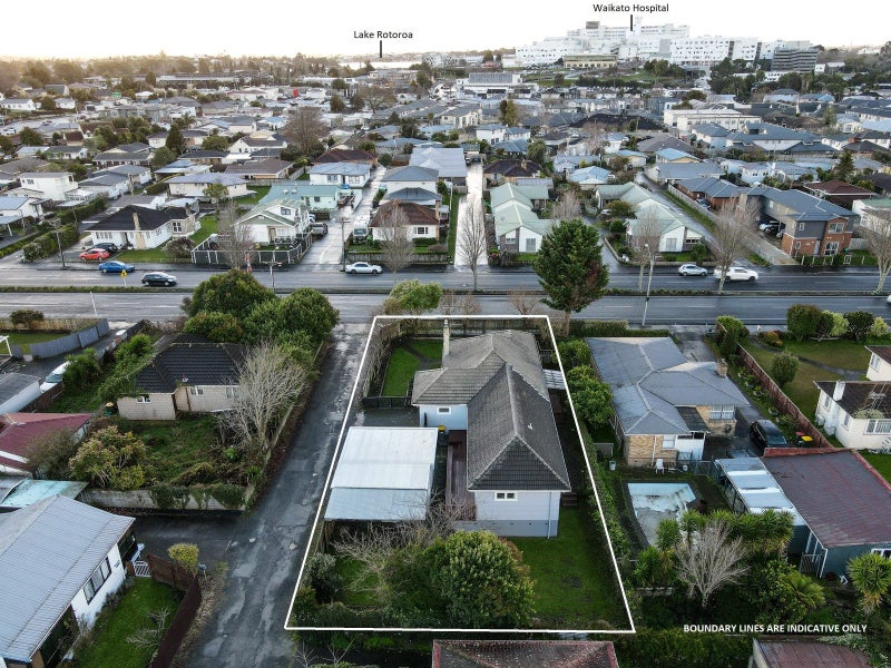 24 Normandy Avenue, Melville, Hamilton - Carousel 1