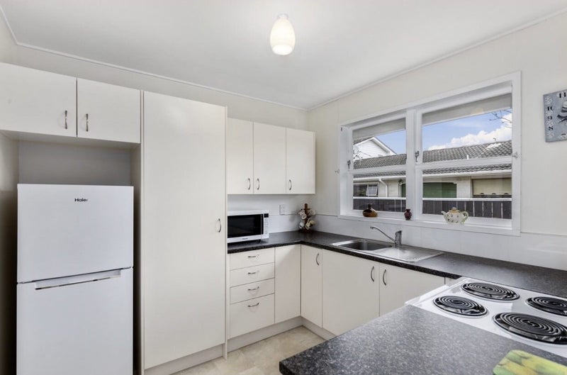 2/53 Ludlam Crescent, Woburn, Lower Hutt - Carousel 2