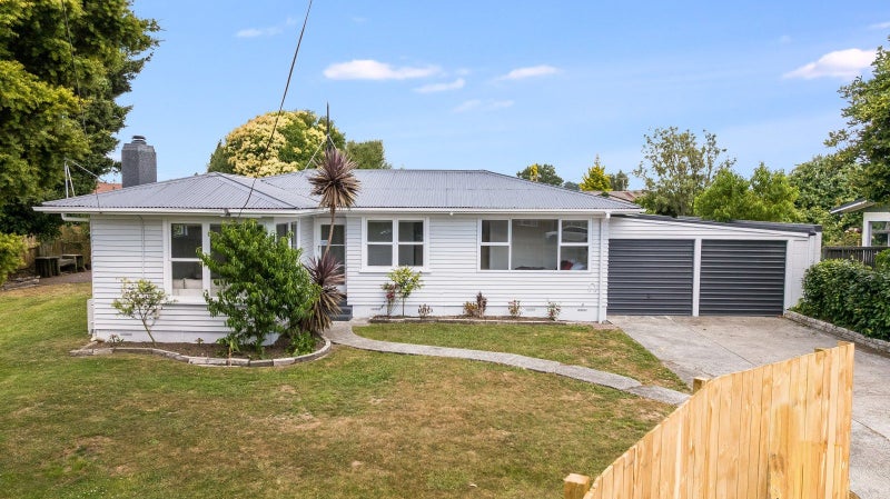 16 Thornton Place, Melville, Hamilton - Carousel 1