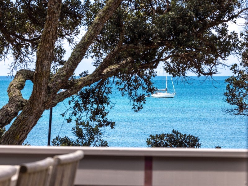 38 Beach Parade, Oneroa, Waiheke Island - Carousel 2