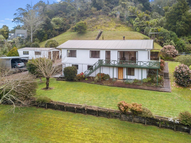 8 Parklands Avenue, Swanson, Auckland - Carousel 2